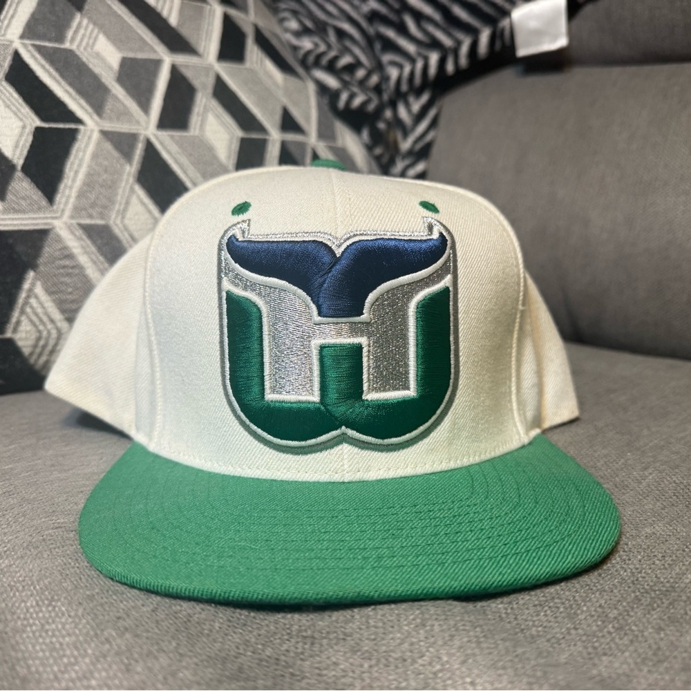 Hartford Whalers Mitchell & Ness White and Green Snapback Hat